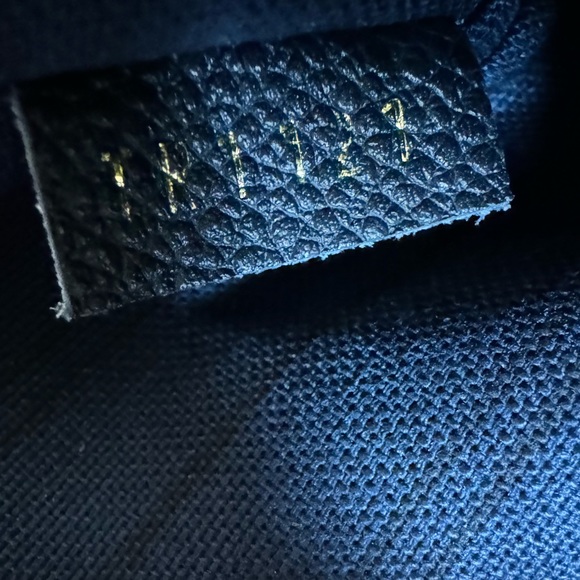 Louis Vuitton 10 Pettilante, monogram empreinte leather flap clutch in blue - Picture 12 of 14